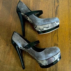 Jessica Simpson heels